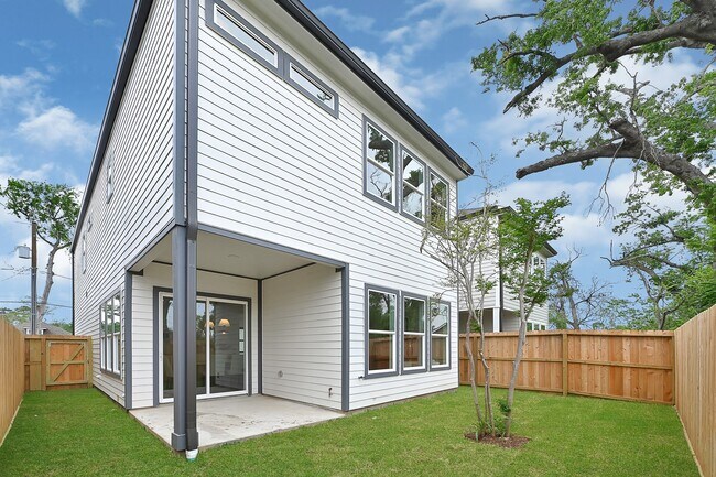 Building Photo - 2034 Thonig Rd