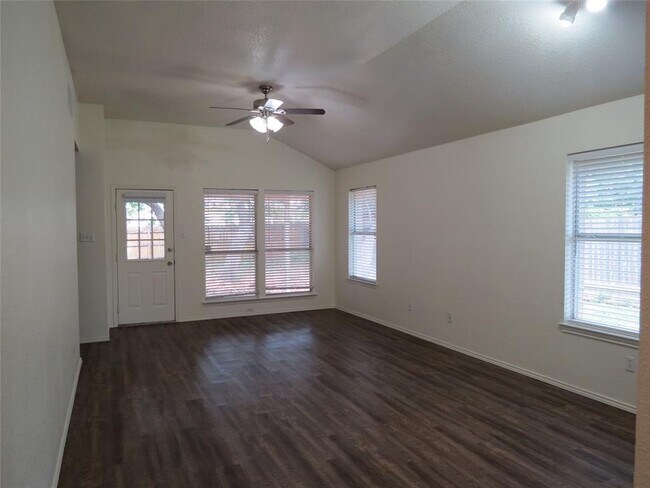 Building Photo - 1503 Serene Oaks Dr