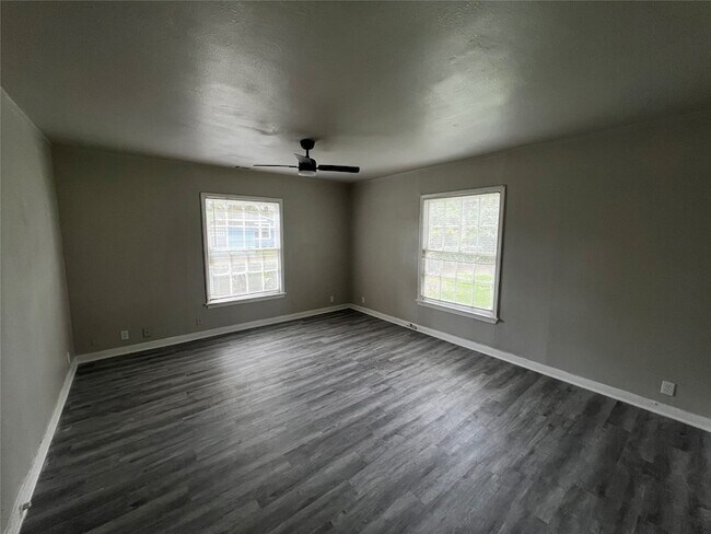 Building Photo - 1220 Trinidad St