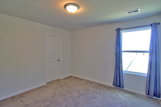 Building Photo - 147 Enclave Wy
