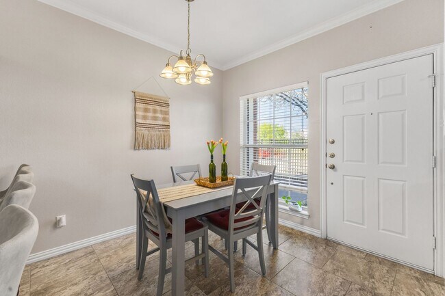 Building Photo - 3 Bed Available at Waterwood Townhome Complex!