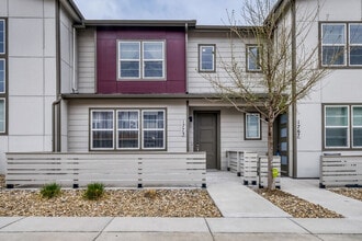 Building Photo - 1773 Spring Water Pt