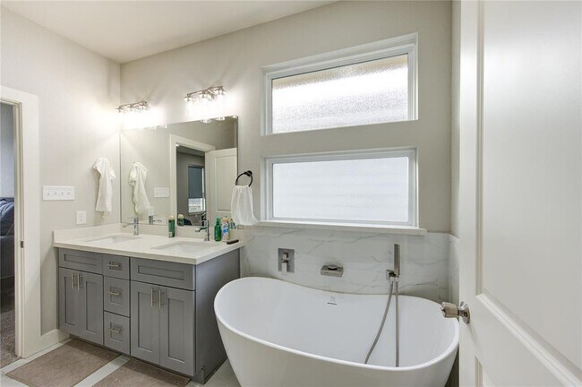 Building Photo - 14514 Sanour Dr