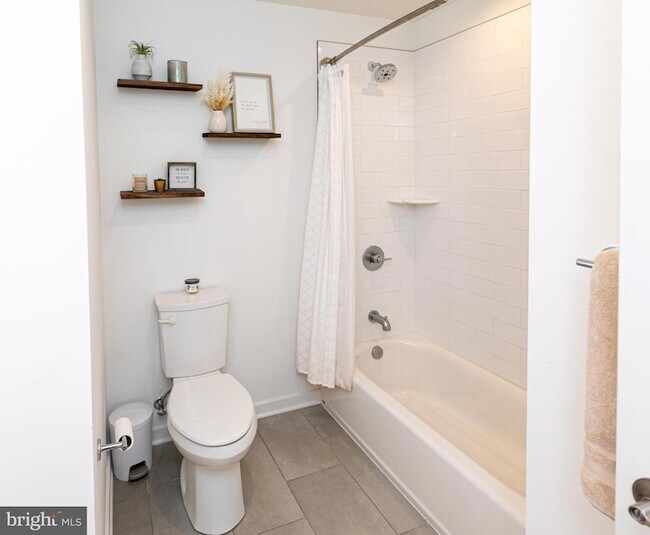 Building Photo - 3123 Beachview Ln