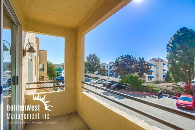 Building Photo - Charming 2Bdm 2Ba Condo in The Venetian Co...