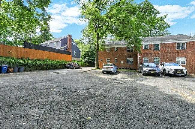 Building Photo - 179A Christie Heights St