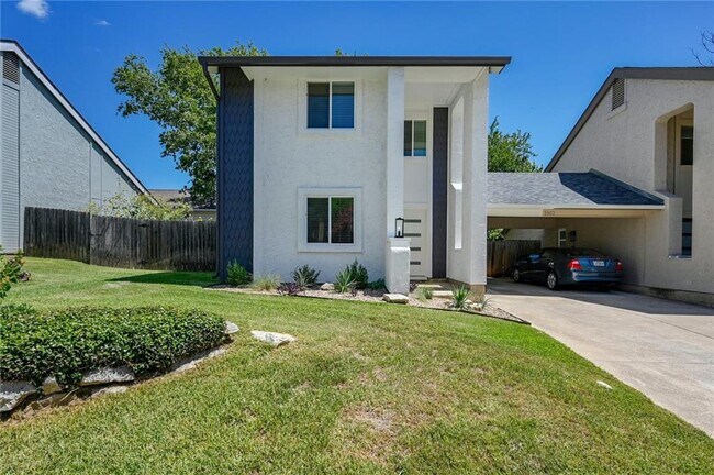 Primary Photo - 1502 Bridgeway Dr