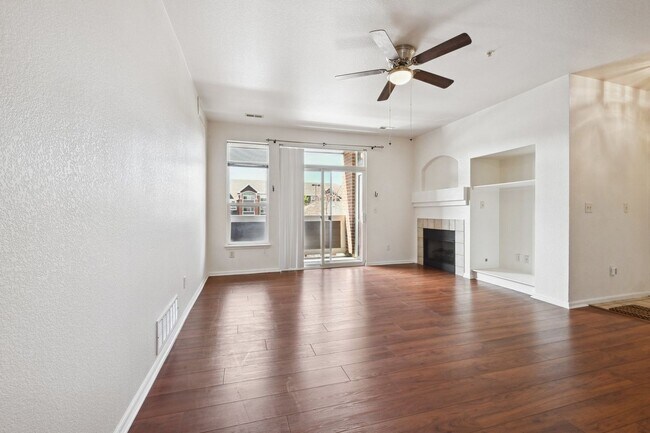 Building Photo - 3 Bedroom Condo in Aurora