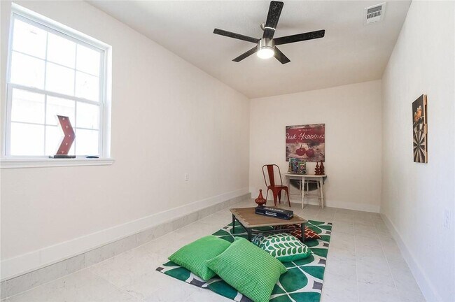 Building Photo - 5421 Fursman Ave