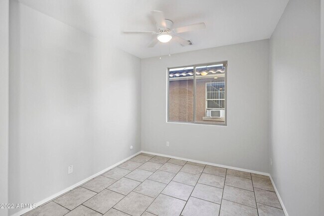 Building Photo - 7135 W Rancho Dr