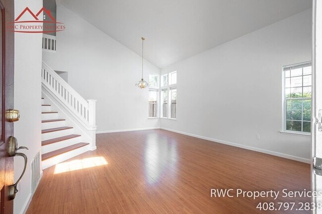 Building Photo - 1459 Chavez Way