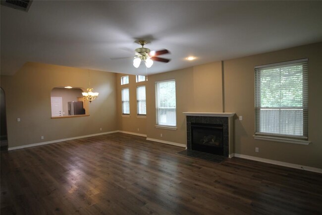 Building Photo - 11558 Spicewood Pkwy