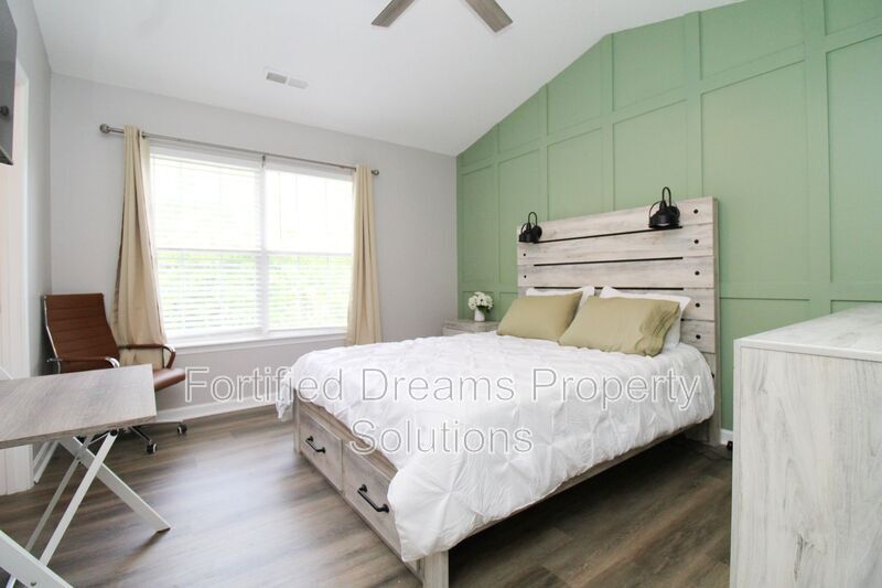 Building Photo - 310 Bridford Downs Dr