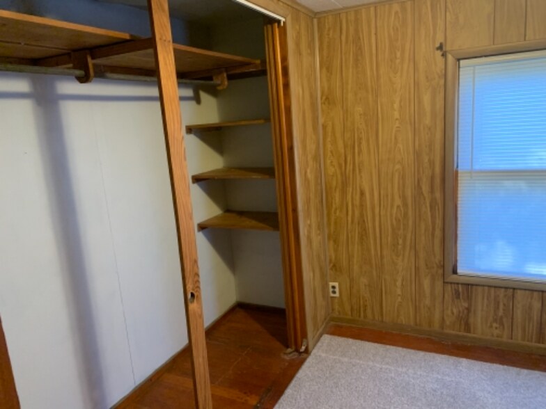 Building Photo - 2026 W Birch Ave