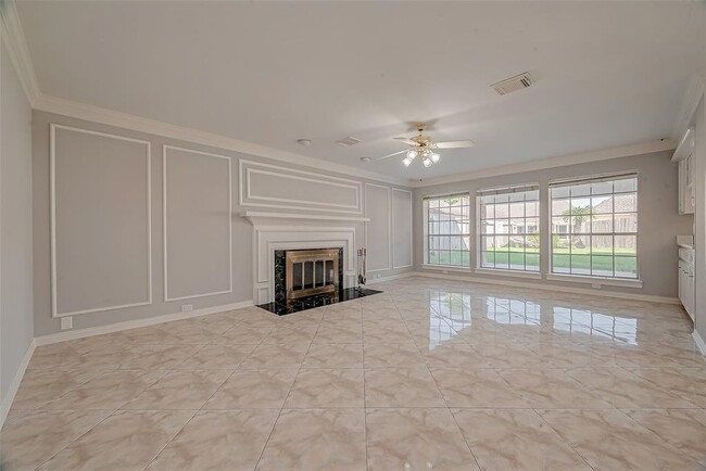 Building Photo - 2112 Limrick Dr