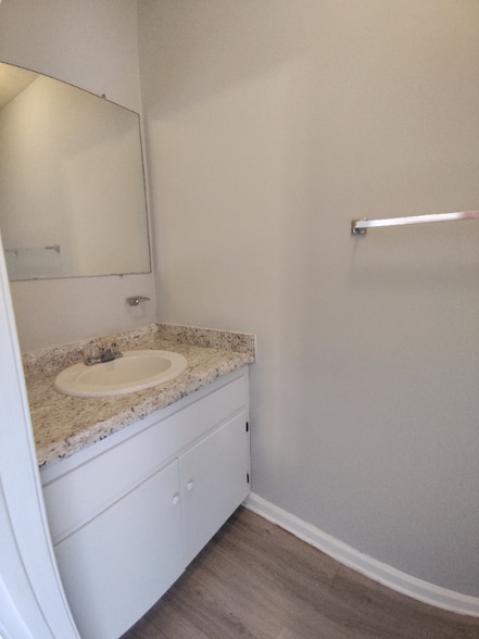 Building Photo - 7 Duiguid Dr