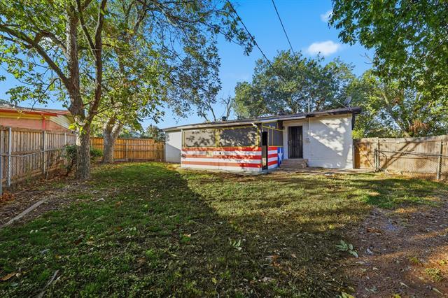 Building Photo - 5345 Hensley Dr