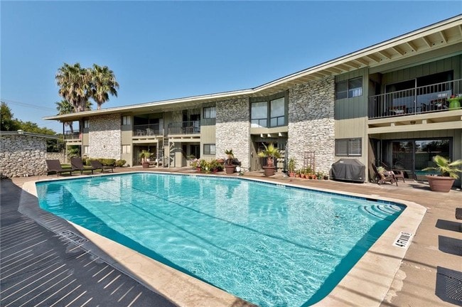 Building Photo - 2308 Enfield Rd