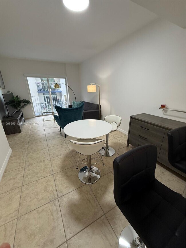 Building Photo - 119 SW 6th Ave