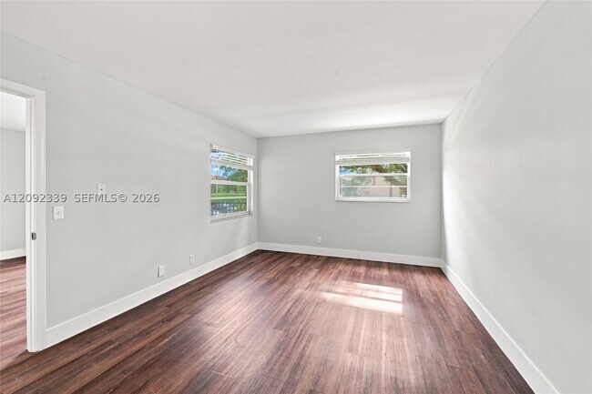 Building Photo - 1400 SW 124th Terrace