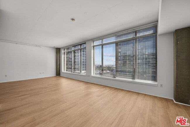 Building Photo - 1111 S Grand Ave