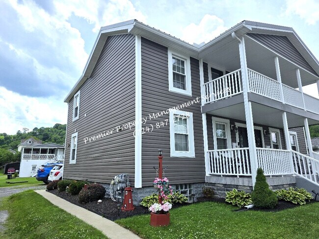 Building Photo - 1119 Riverside Dr