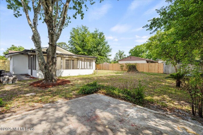Building Photo - 2650 Debbie Ct