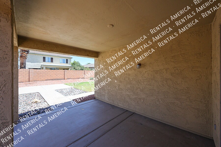 Building Photo - 876 E Riviera Pl
