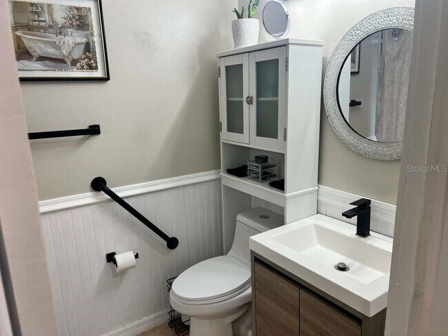 Building Photo - 20812 Maxim Pkwy