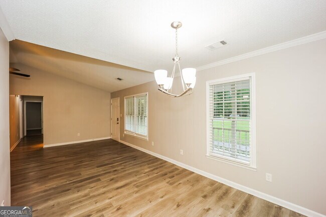 Building Photo - 10916 Clearwater Dr