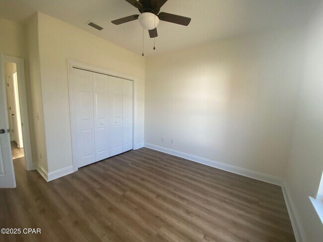 Building Photo - 213 S Jan Dr