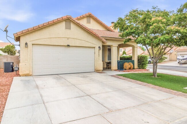 Building Photo - Corner Lot 3 Bed, 2 Bath Retreat with RV Parking, Solar & Backyard Fire Pit Vibes