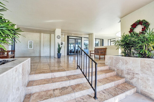 Building Photo - 132 Lakeshore Dr