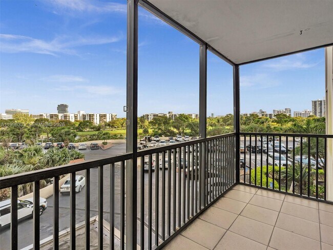 Building Photo - 20301 W Country Club Dr