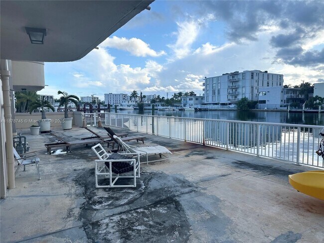 Building Photo - 8400 Byron Ave