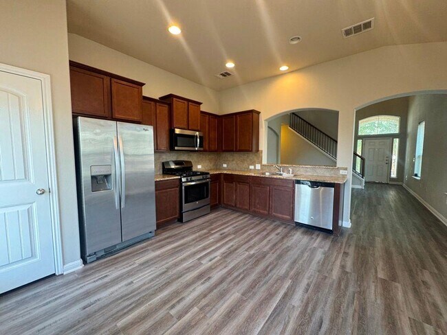 Building Photo - 120 Kingfisher Ln
