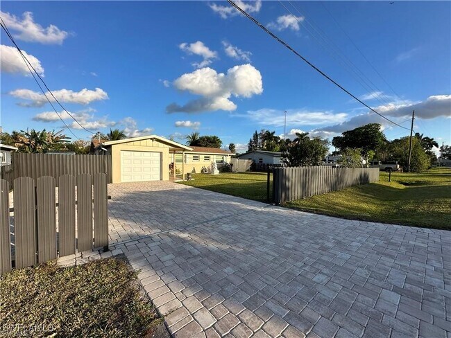 Building Photo - 141 Schneider Dr