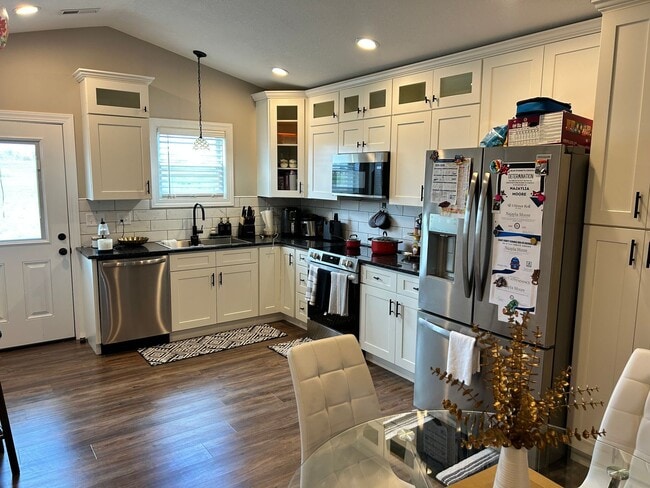 Building Photo - Newly Built, Beautiful Home!
