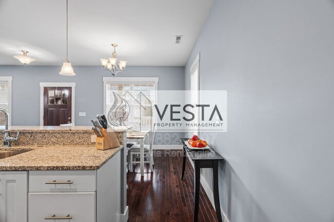 Building Photo - 16 Hyde Park Pl