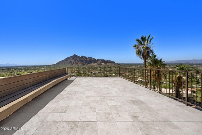 Building Photo - 6900 N Highlands Dr