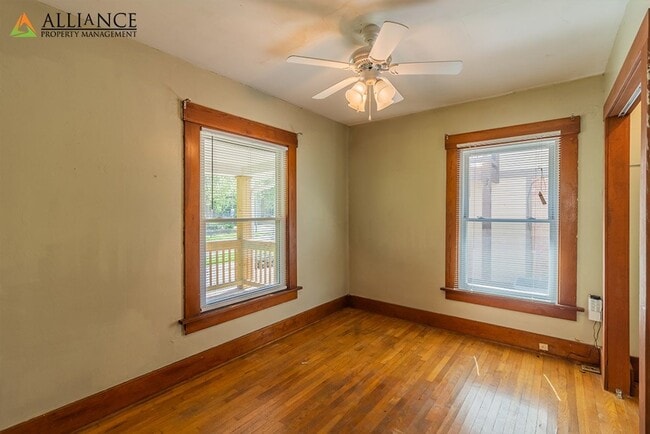 Building Photo - Ideal Location! Next to KSU!