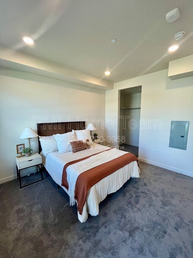 Building Photo - 155 9th St