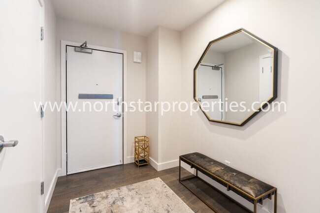 Building Photo - Unobstructed Views at The Strand