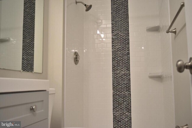 Building Photo - 12121 Chaucer Ln