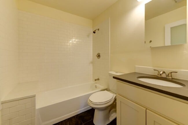 Building Photo - 1811 Walnut St