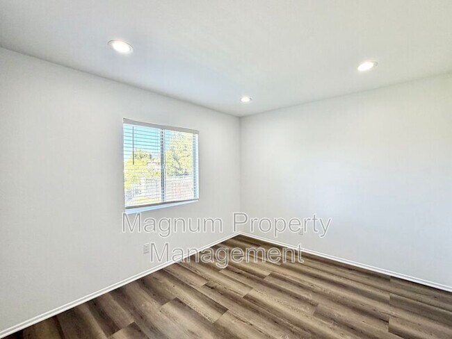Building Photo - 43391 Calle Morita