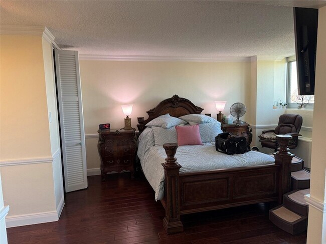 Building Photo - 3883 Turtle Creek Blvd