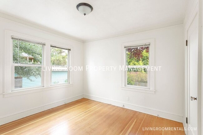 Building Photo - 1843 N Schofield St