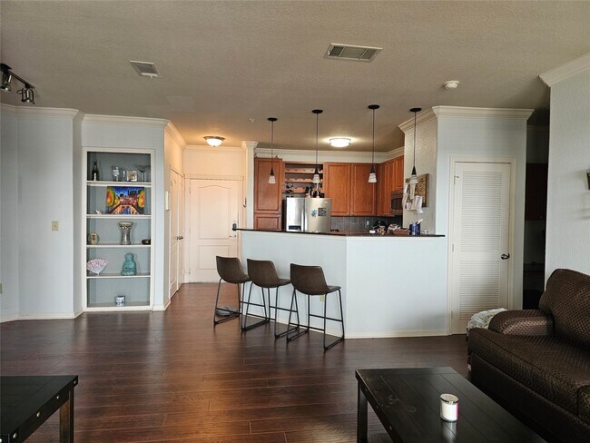 Building Photo - 1711 Old Spanish Trl