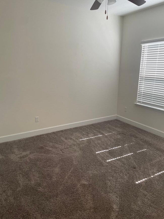 Building Photo - Beautiful 3/2 home for rent